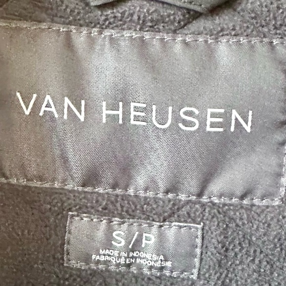 Van Heusen•insulated full-zip vest•women’s small•polyester•gray•quilted•pockets - Picture 4 of 13